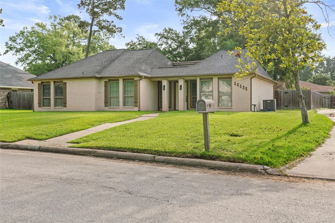 Photo of 16126 Spinnaker Drive