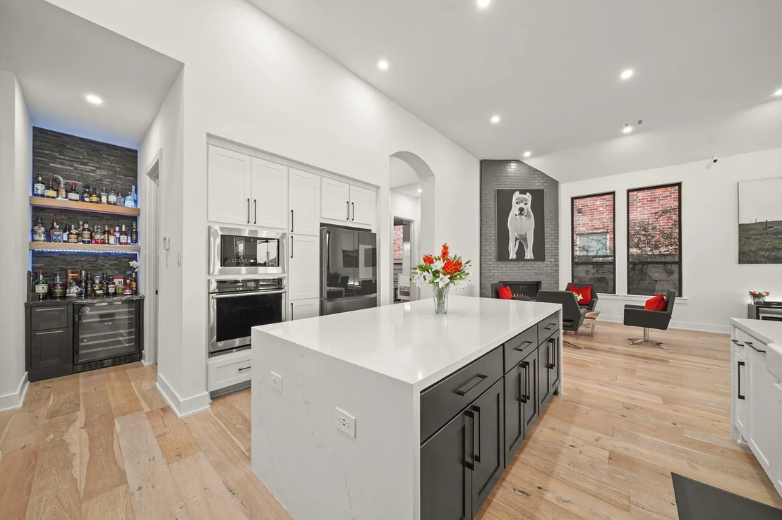 Photo of 2932 Harbor Spring Way
