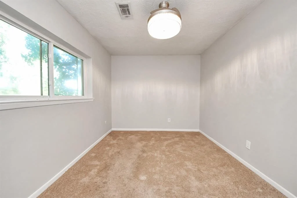 Photo of 12610 Chiswick Road