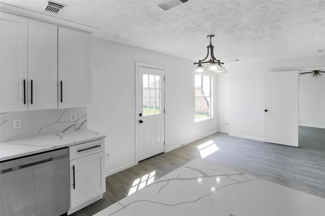 Photo of 511 Chaseway Drive