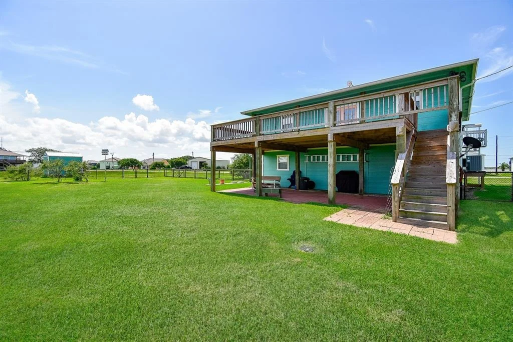 Photo of 1039 Bayview Drive