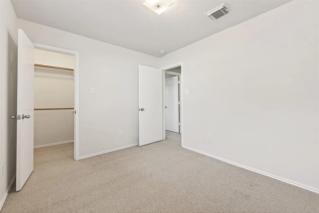 Photo of 11034 Knobbley Oak Court