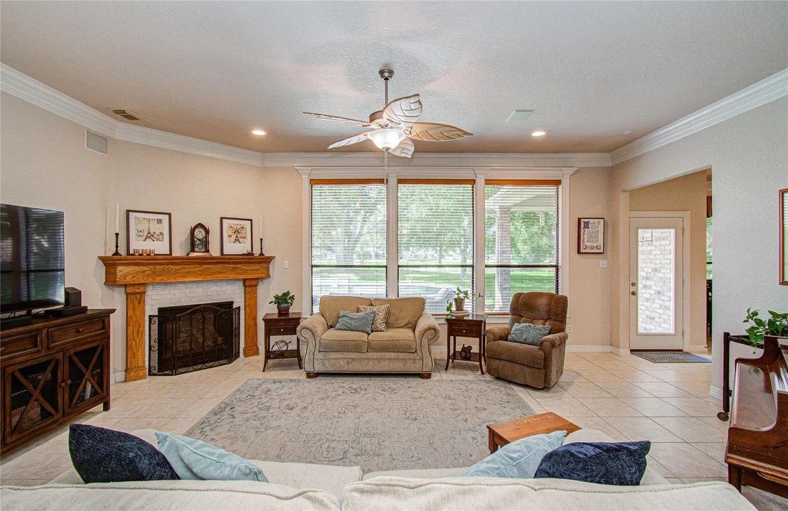 Photo of 805 Enchanted Oaks Drive