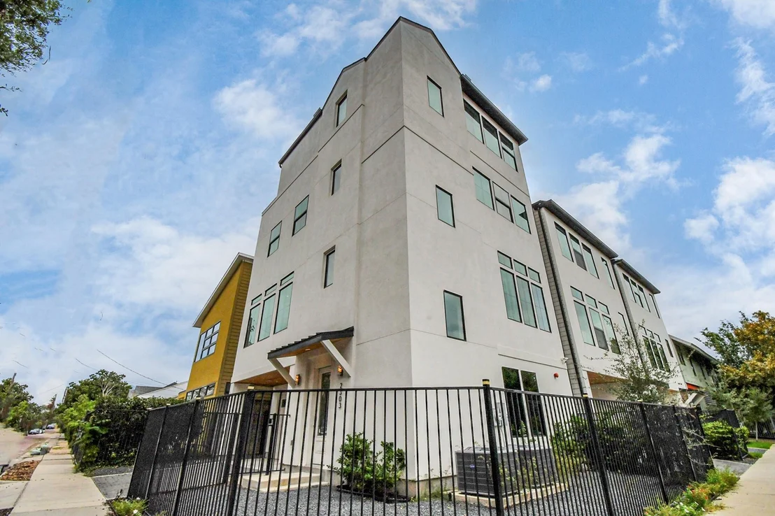Photo of 2303 Yupon Street