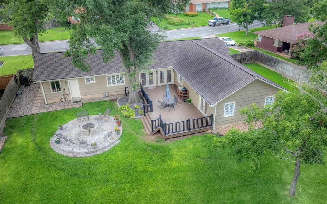 Photo of 700 Peachtree Drive