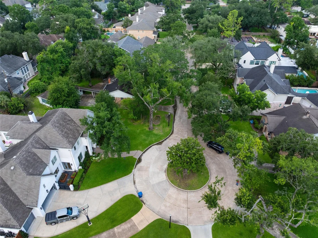 Photo of 8630 Cedarbrake Drive