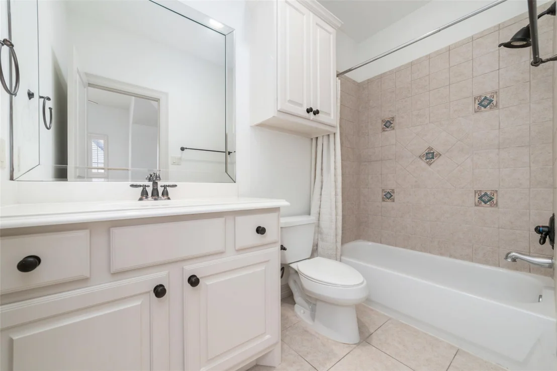 Photo of 2822 Stuart Manor