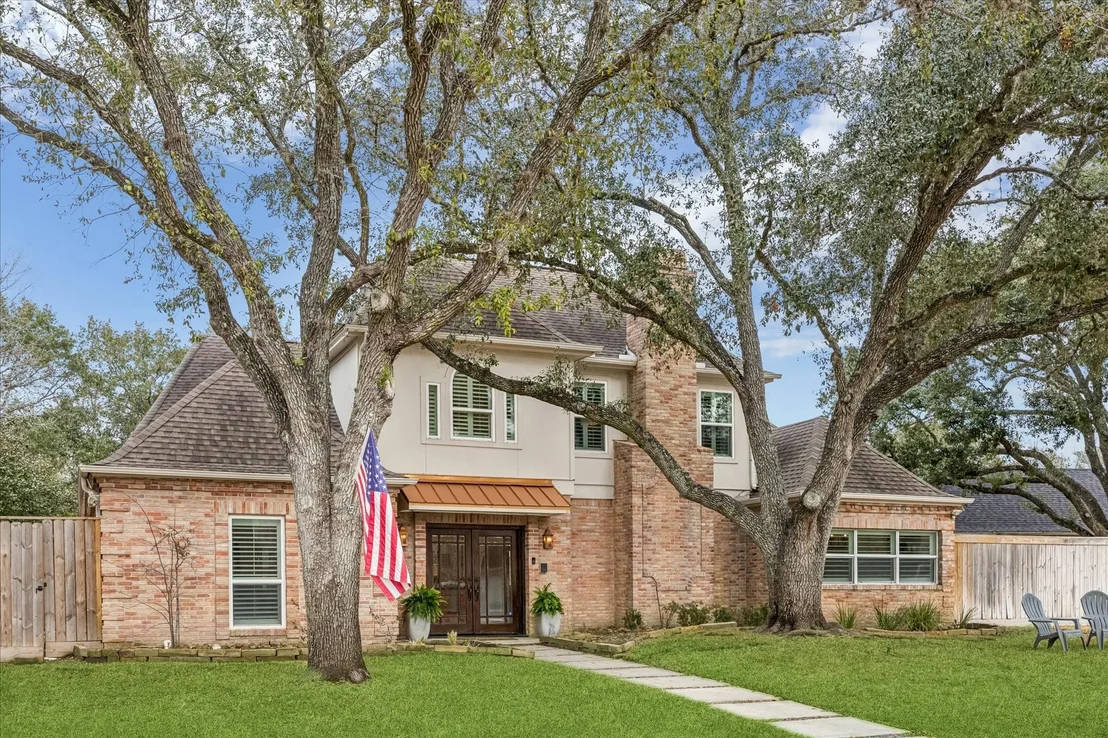 Photo of 810 Silvergate Drive