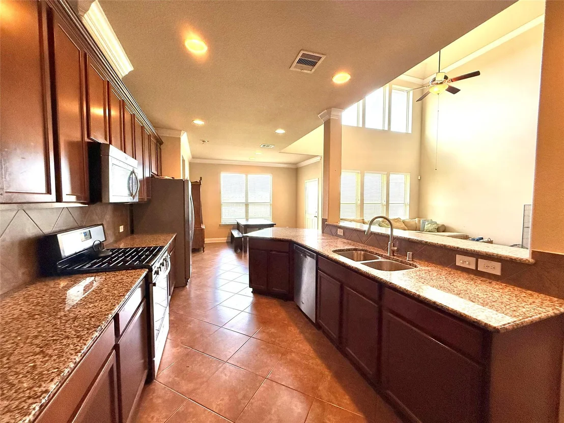 Photo of 5939 Northcrest Village Way