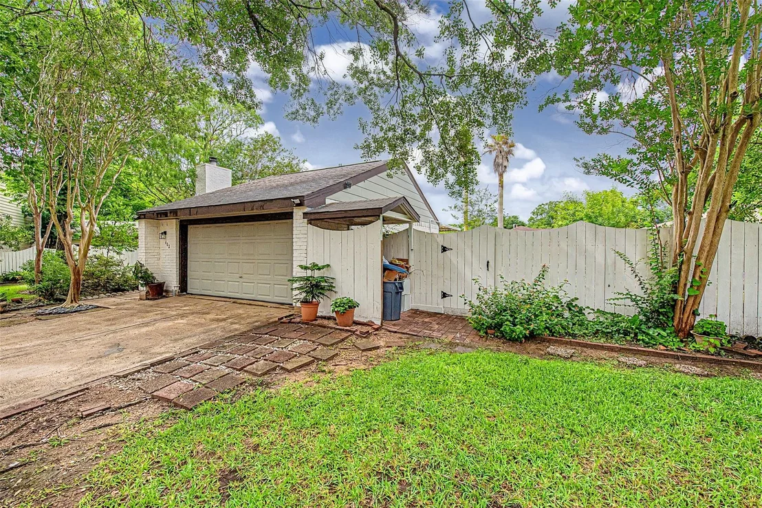 Photo of 402 Redway Lane