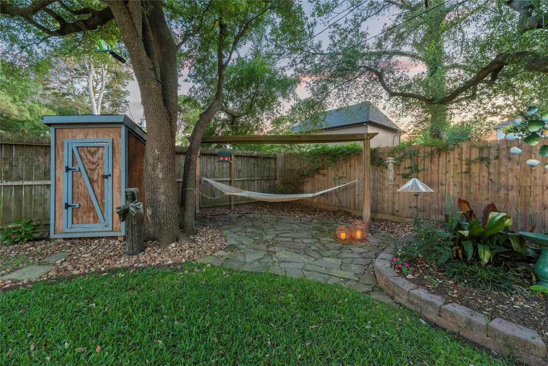 Photo of 2933 E Elm Circle
