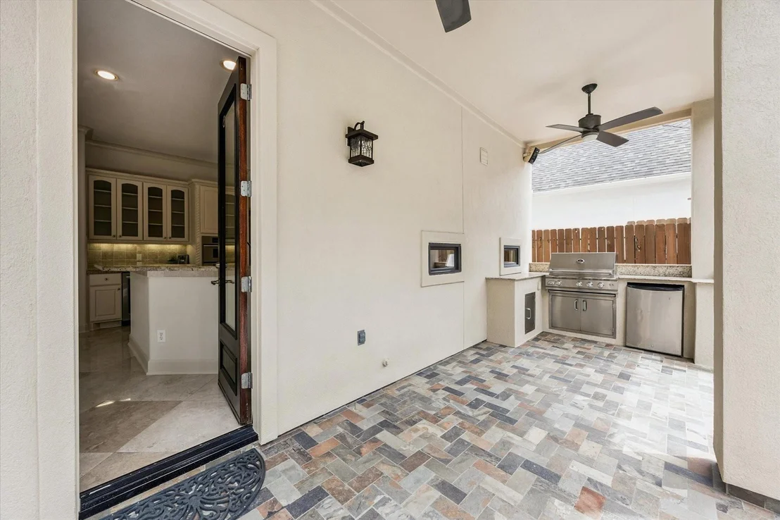 Photo of 2520 Westgate
