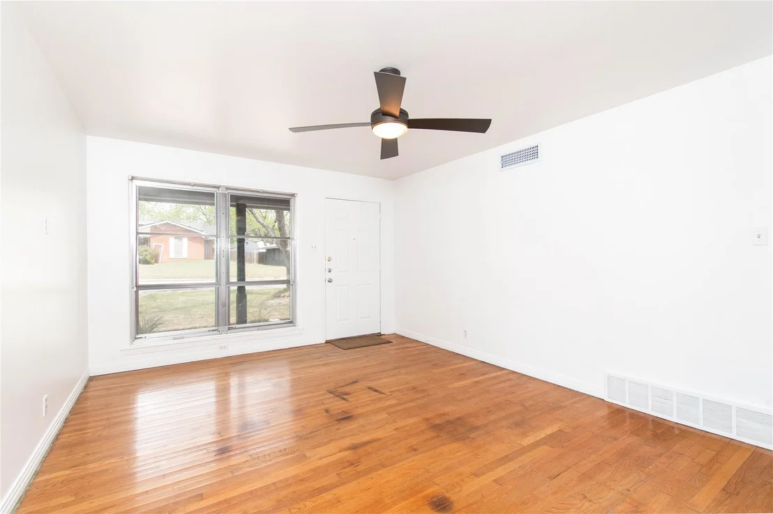 Photo of 301 E Walker Avenue