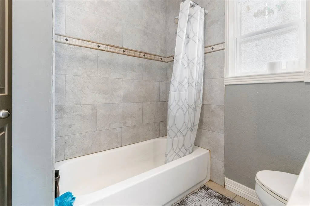 Photo of 710 W 5th Street