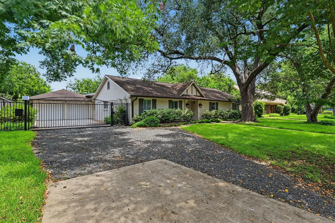Photo of 5616 Pine Street