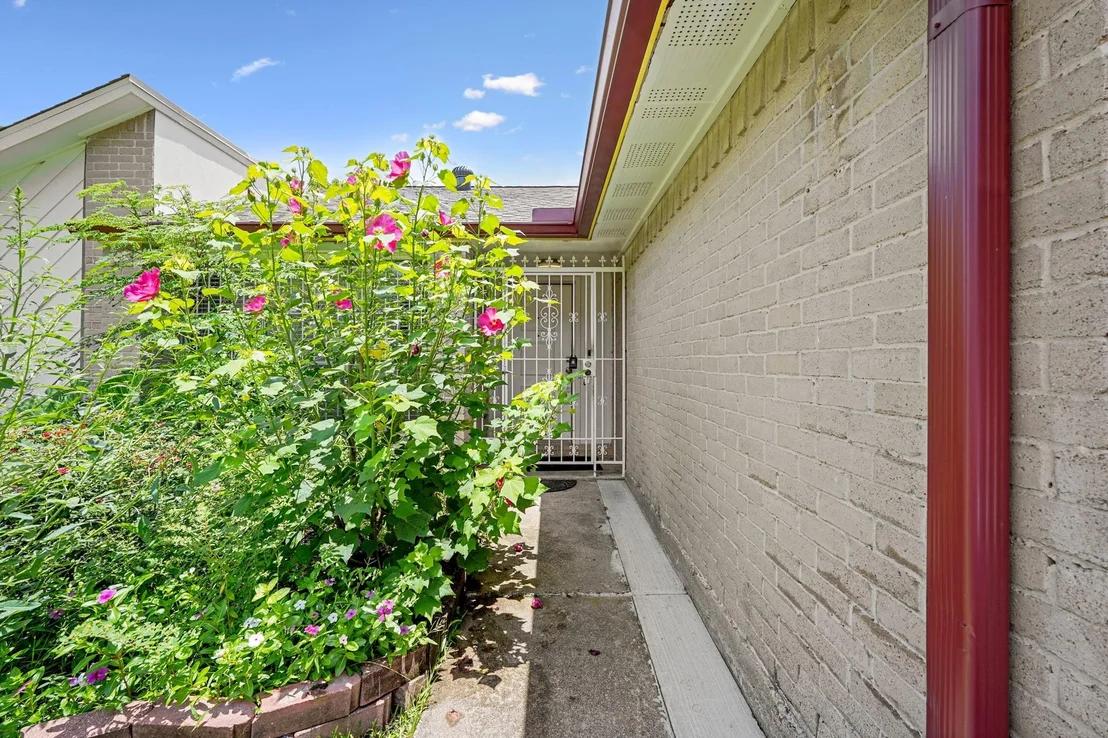 Photo of 4718 Misty Shadows Drive