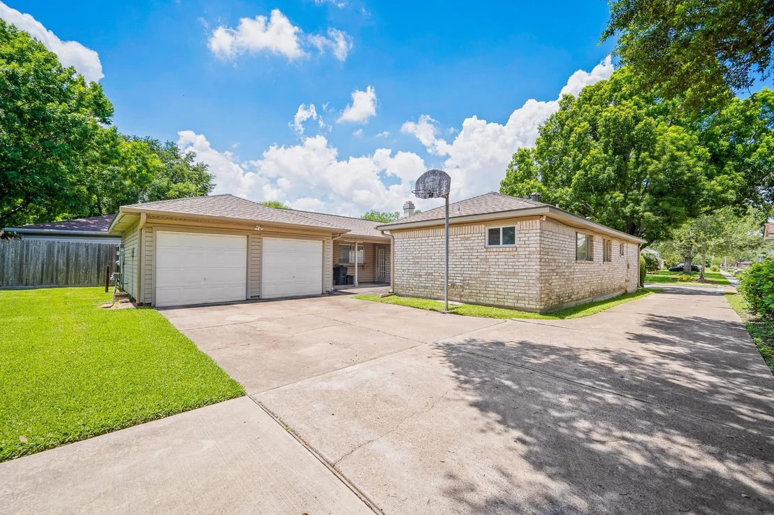 Photo of 12107 Brighton Lane