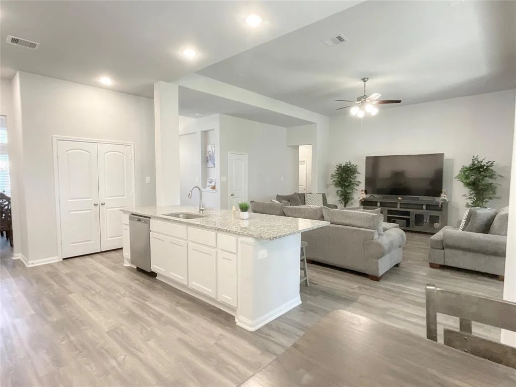 Photo of 16166 Hidalgo Street
