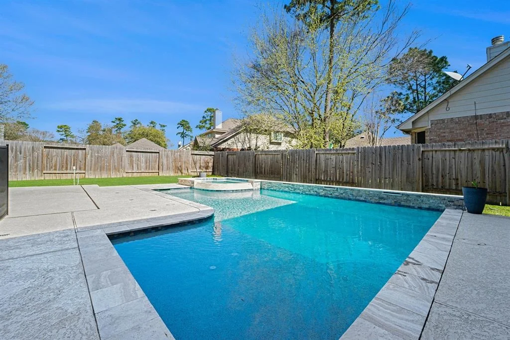 Photo of 11806 Lake Grove Bend Road