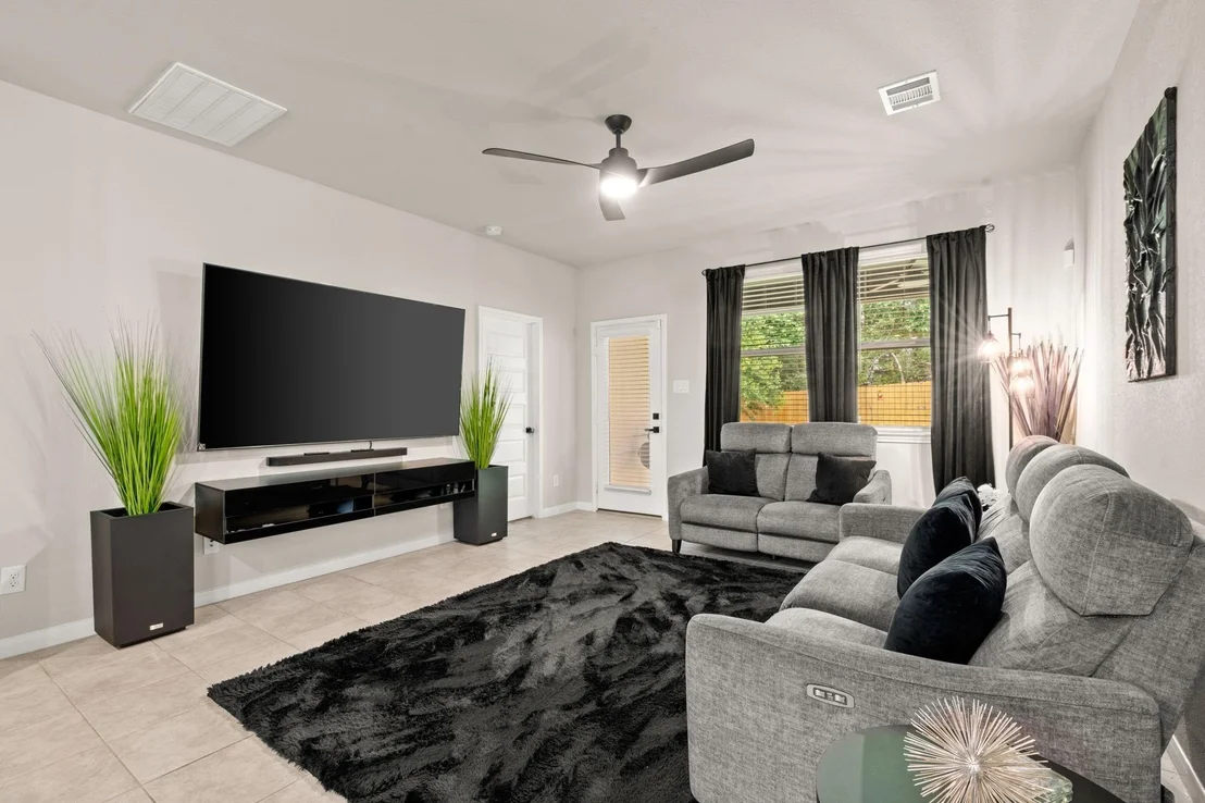 Photo of 7067 Silverleaf Oak Street