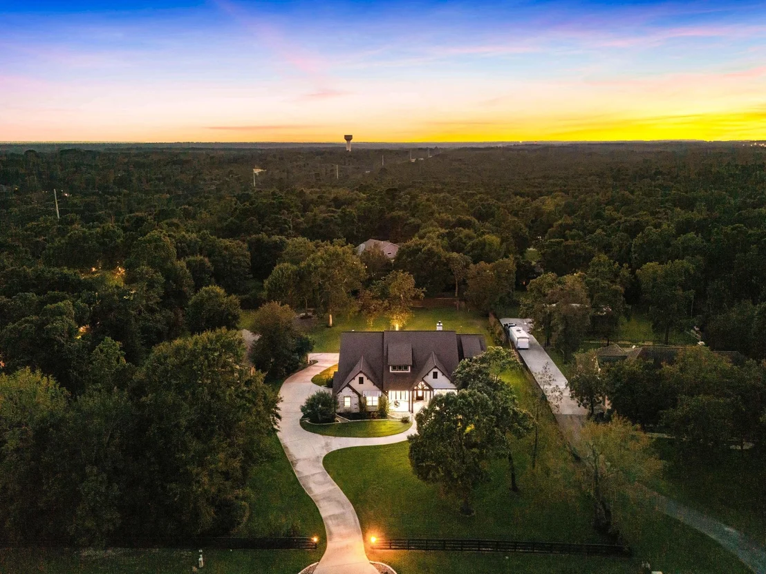 Photo of 8989 Stone Oak Drive