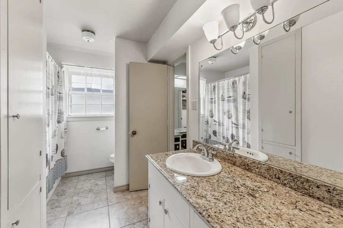 Photo of 1100 Broadmoor Drive