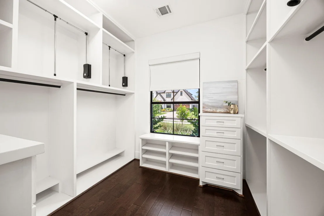 Photo of 1211 Chamboard Lane