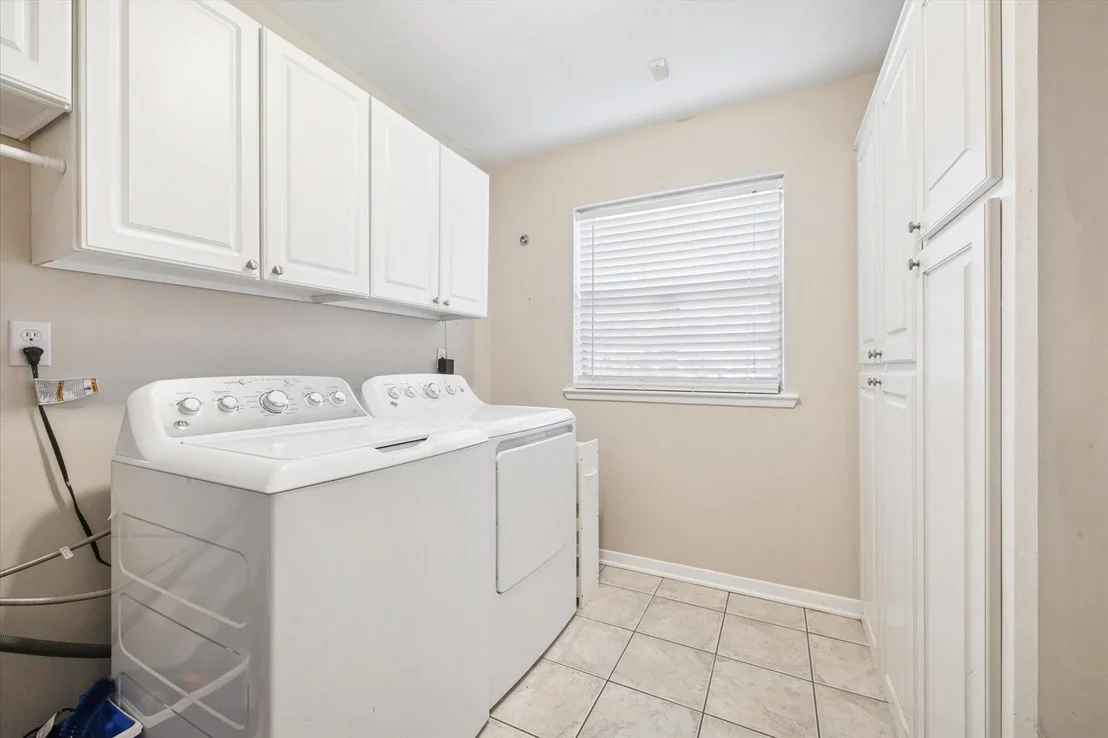 Photo of 10902 Mullins Drive