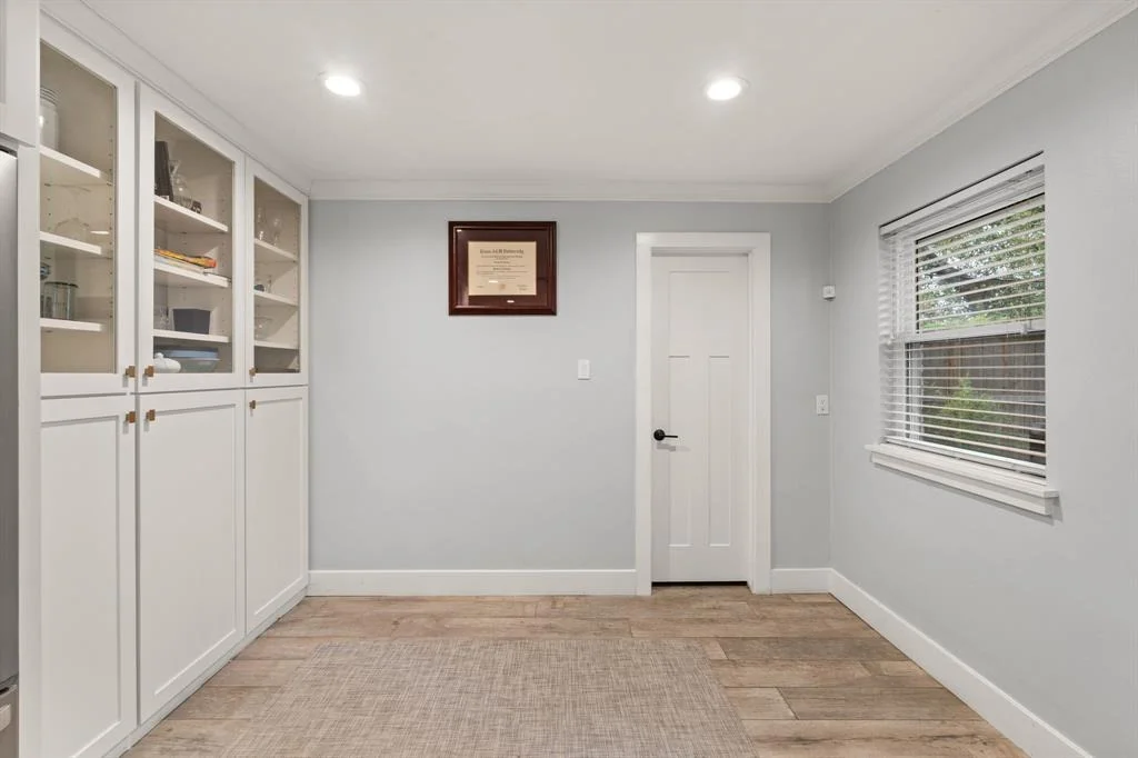 Photo of 10058 Cedardale Drive