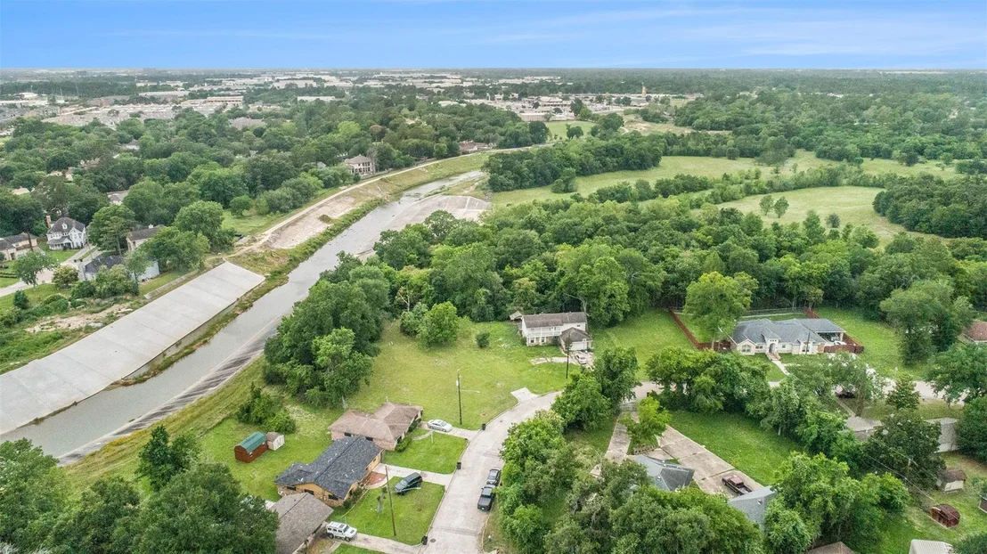 Photo of 6609 Bayou View Drive