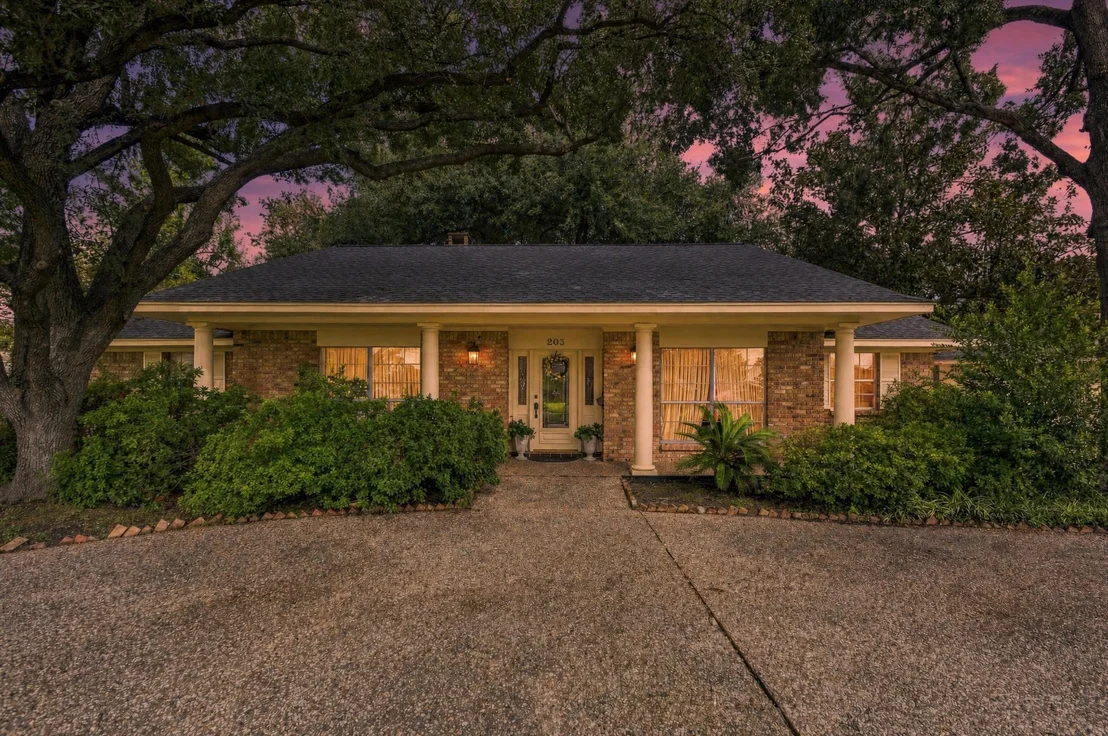 Photo of 203 Ballantrae Lane