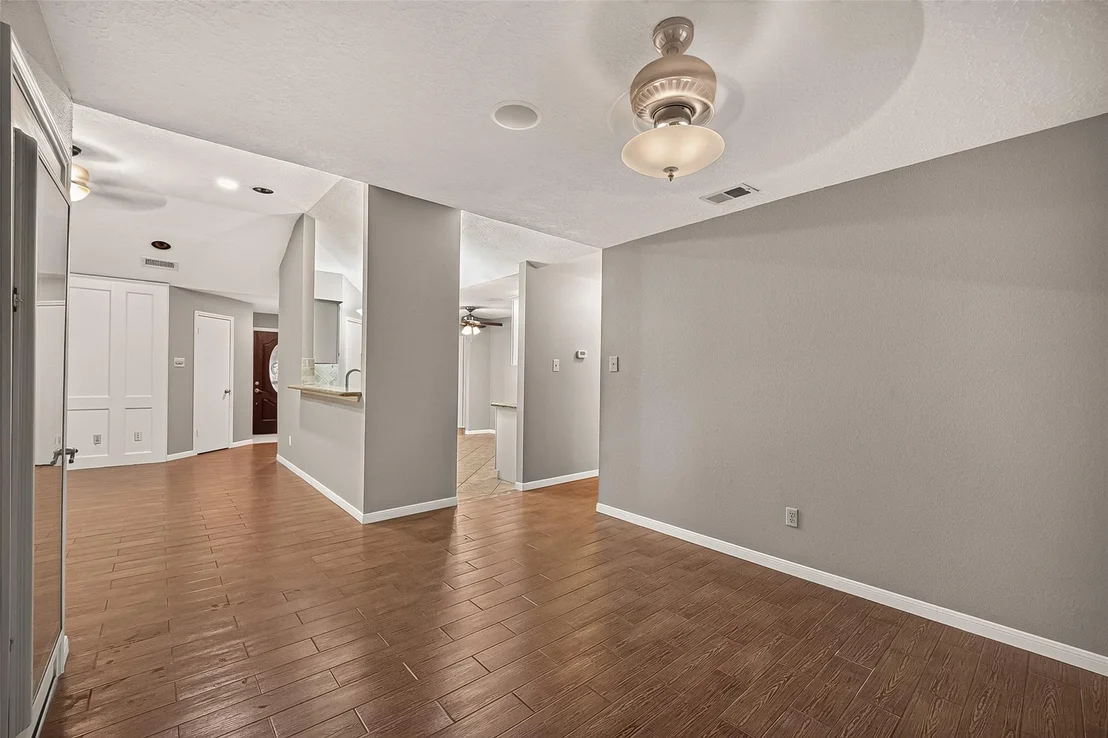 Photo of 913 Willowbriar Lane