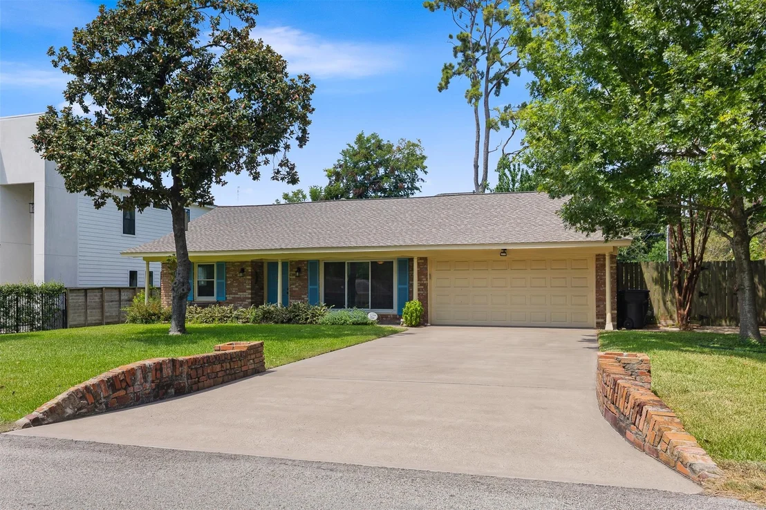 Photo of 1427 Adkins Road