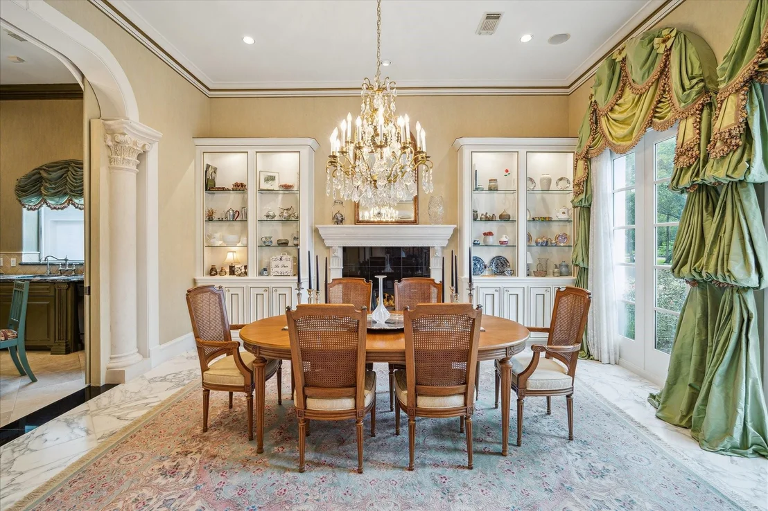 Photo of 33 W Oak Drive