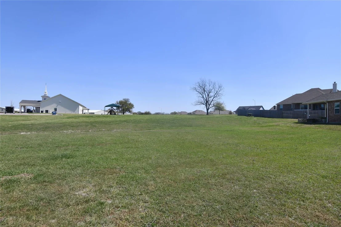 Photo of 1701 Twin Oaks Circle
