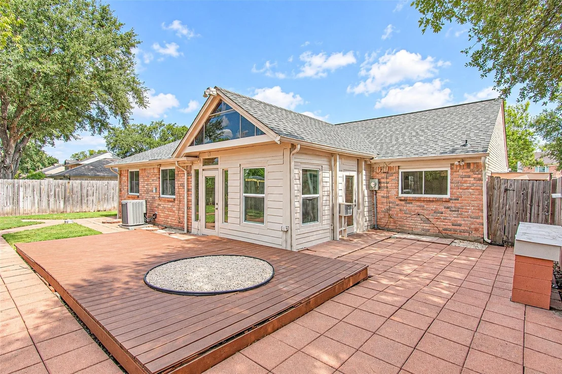 Photo of 18015 Brooknoll Drive