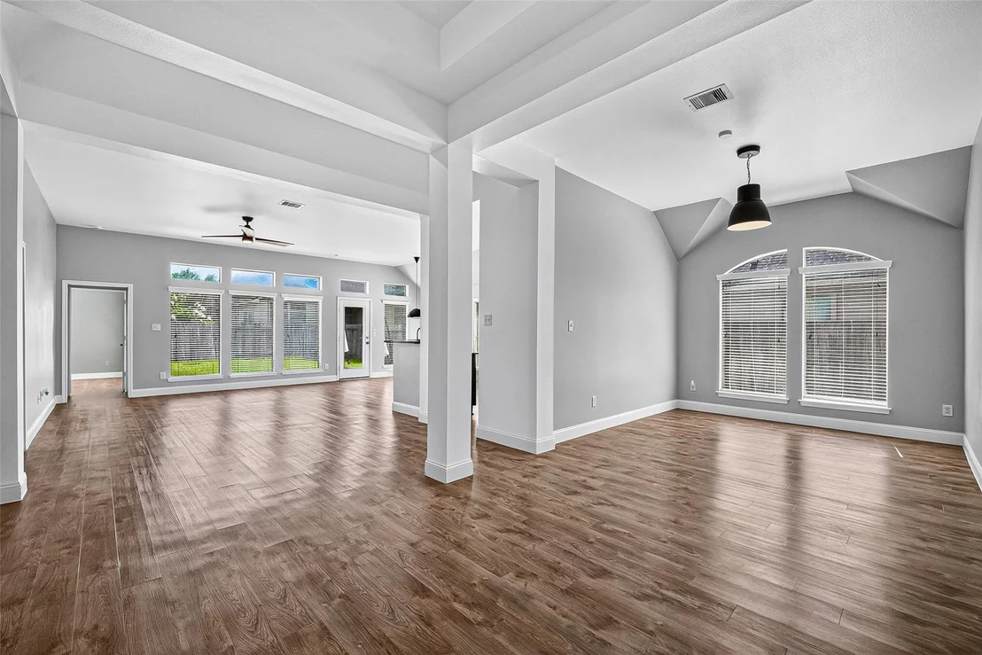 Photo of 5606 Walnut Glen Lane