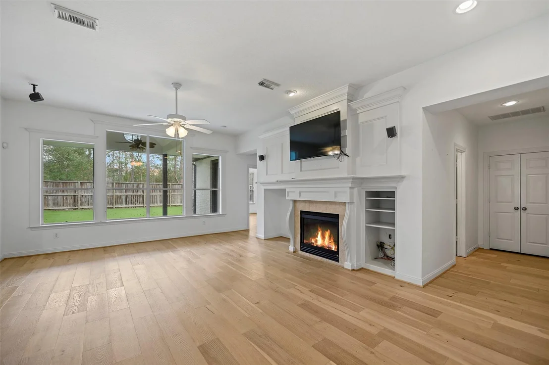 Photo of 98 E Beckonvale Circle