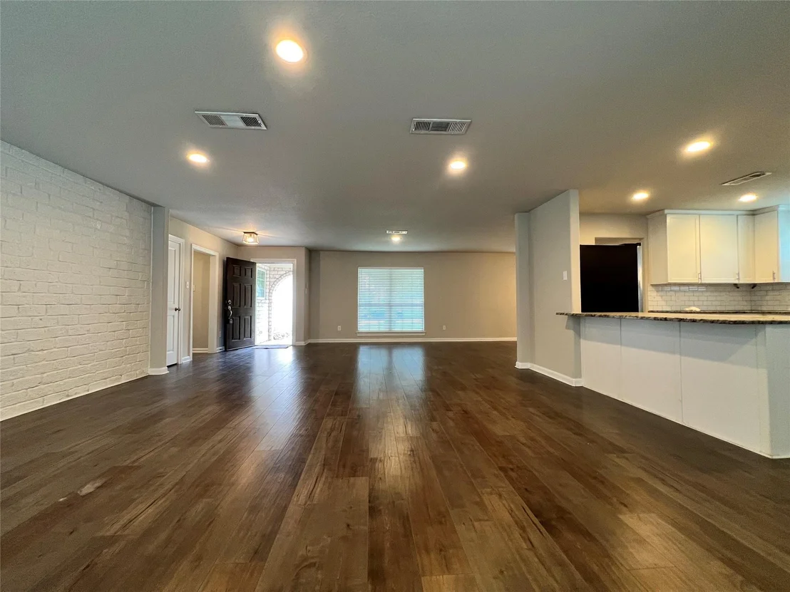 Photo of 203 Acorn Tree Court