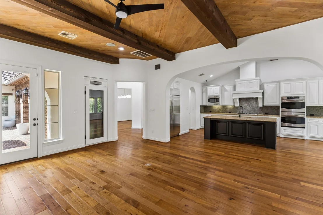 Photo of 14 Woodglade Way
