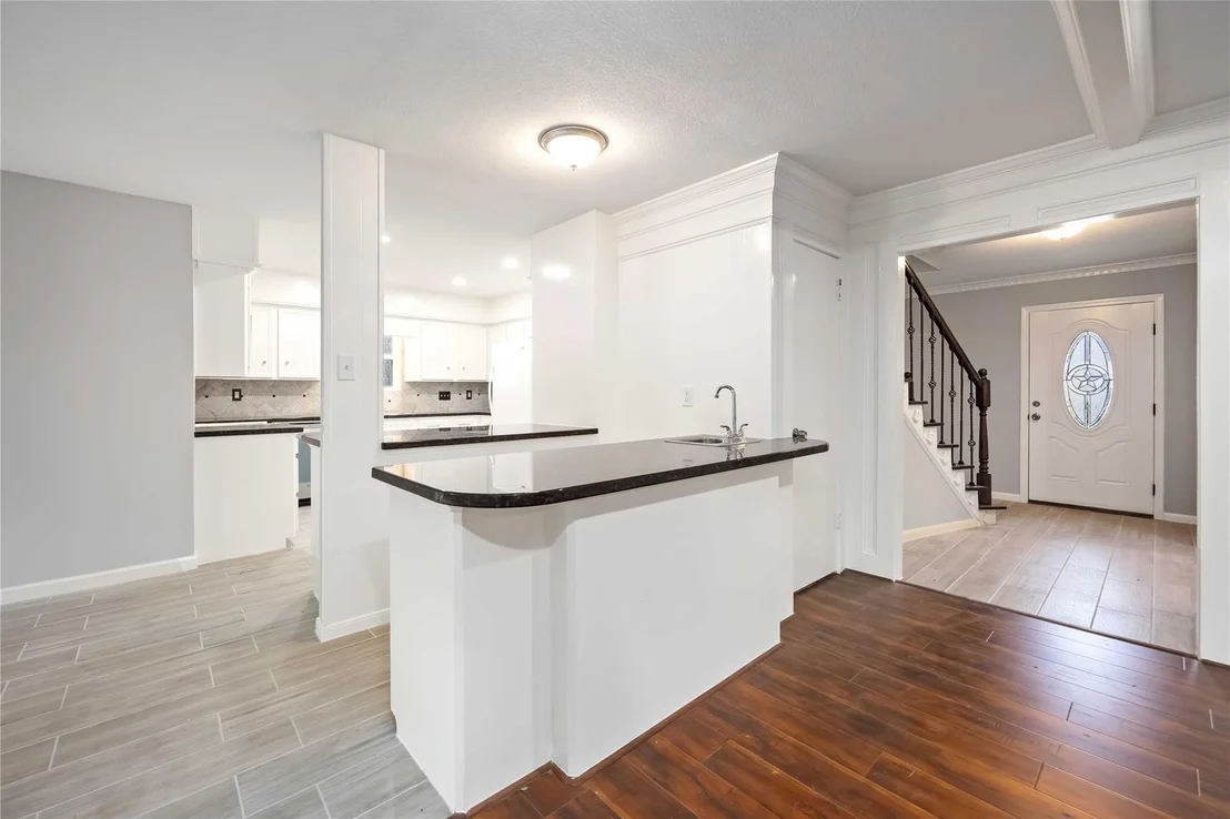Photo of 3823 Fernglade Dr