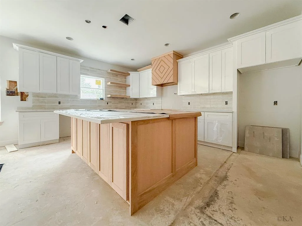 Photo of 10651 Mayfield Road