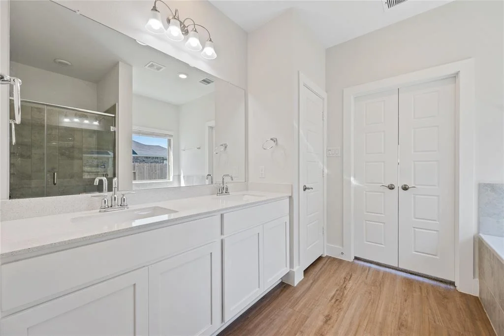 Photo of 10613 Whitejacket