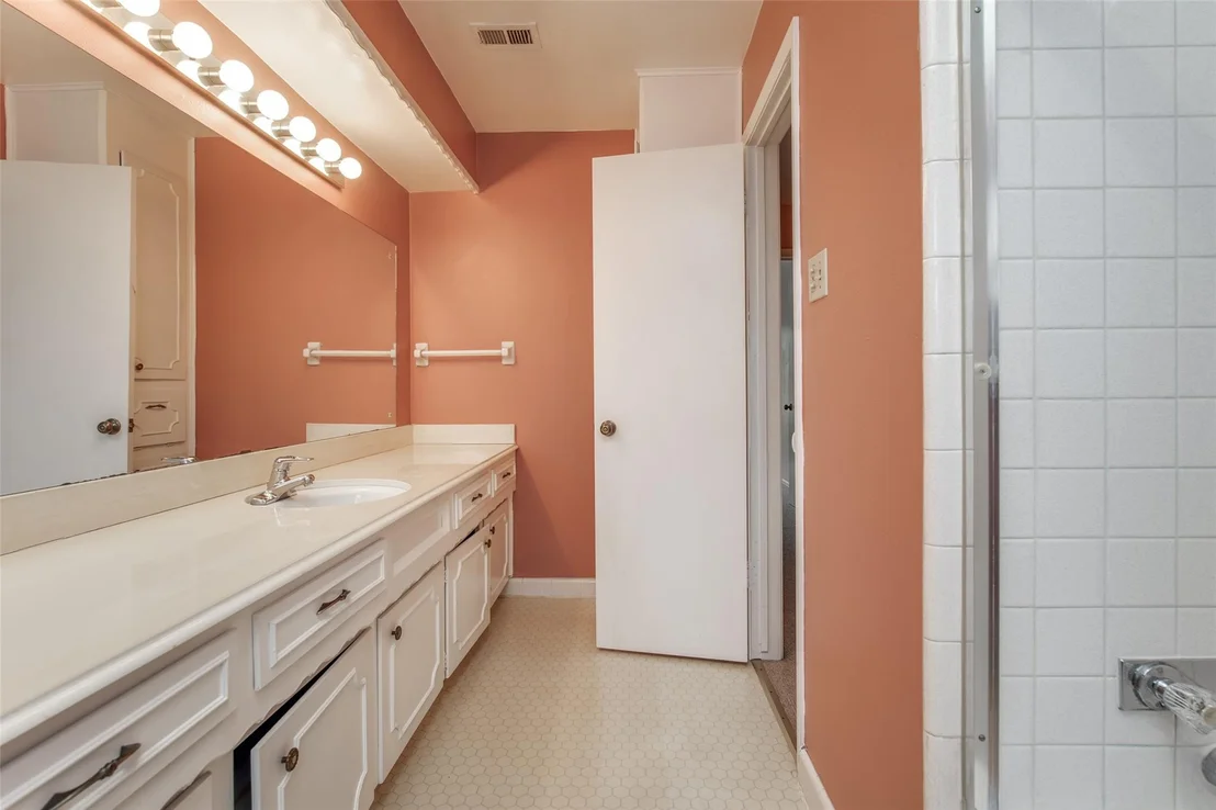 Photo of 1107 Pear Tree Lane
