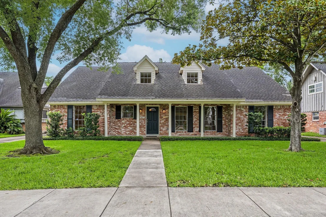 Photo of 7827 Meadowbriar Lane