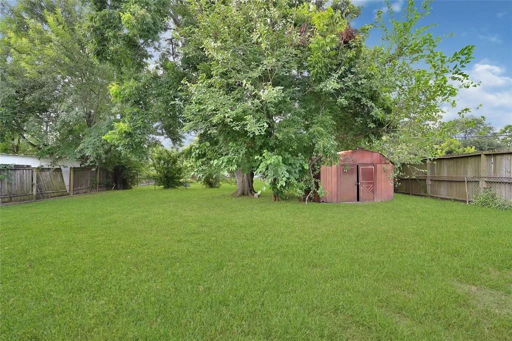 Photo of 3304 Thornwood Drive