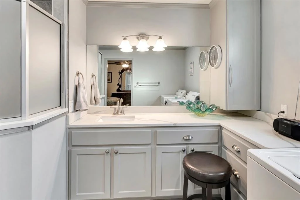 Photo of 820 Meadow Lane
