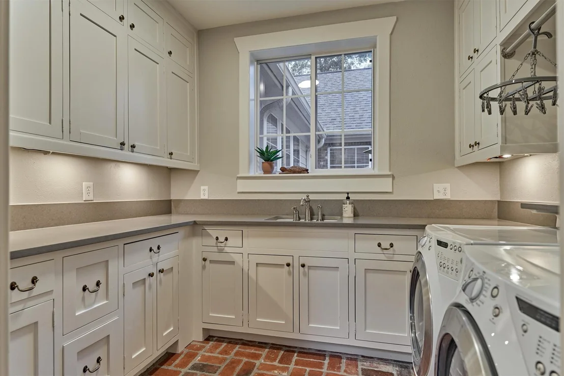 Photo of 10928 Lake Forest Drive
