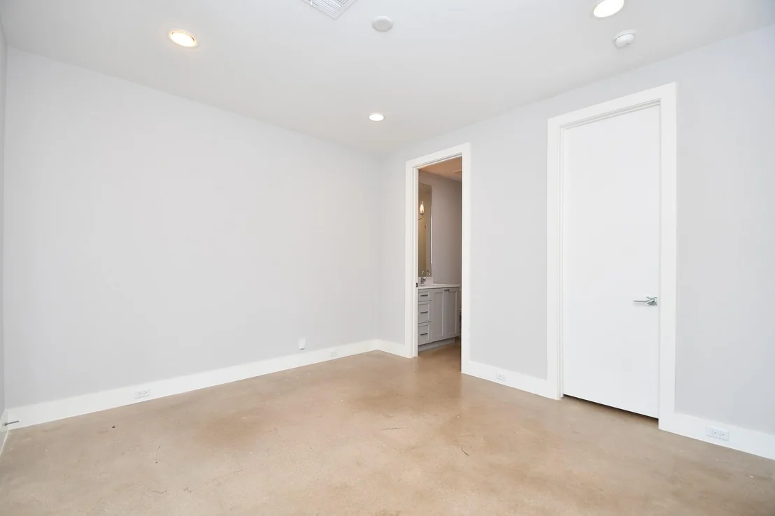 Photo of 818 Knox Street