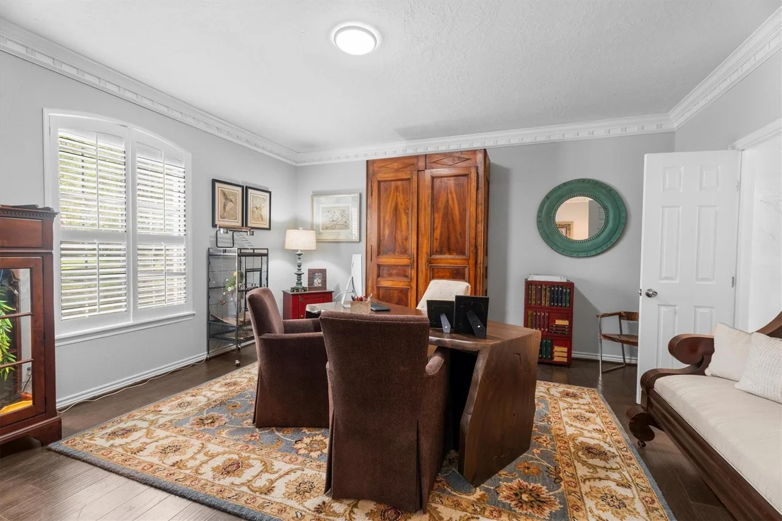 Photo of 15902 Guinstead Drive